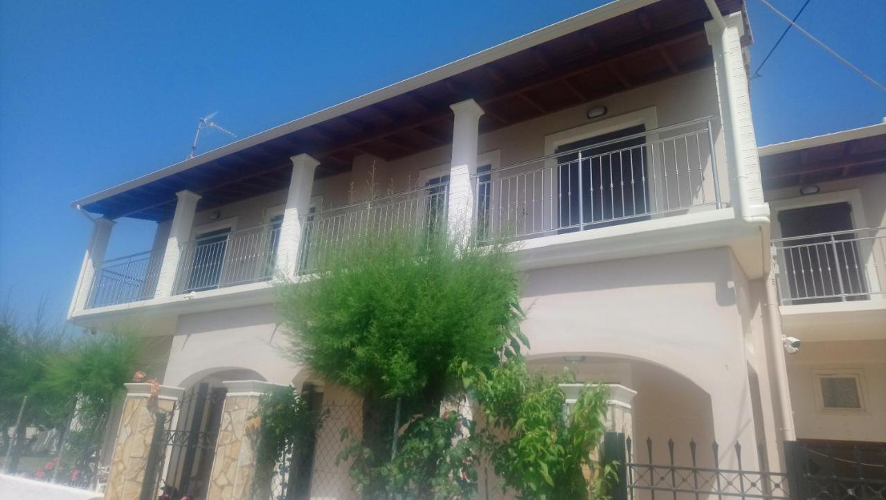 Mary'S Apartments Close To The Sea Agios Georgios  Esterno foto